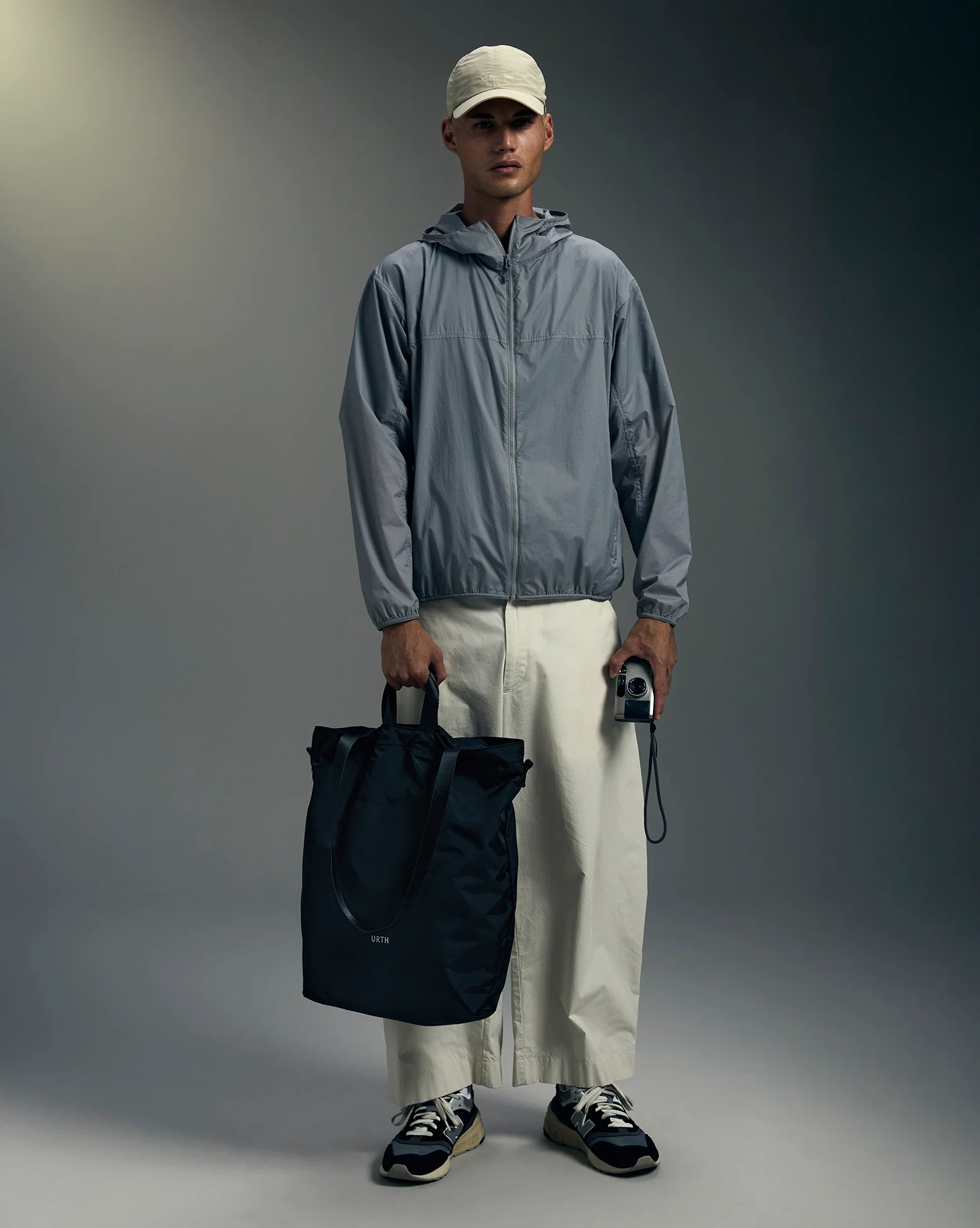 Aerolite Tote - Image 4